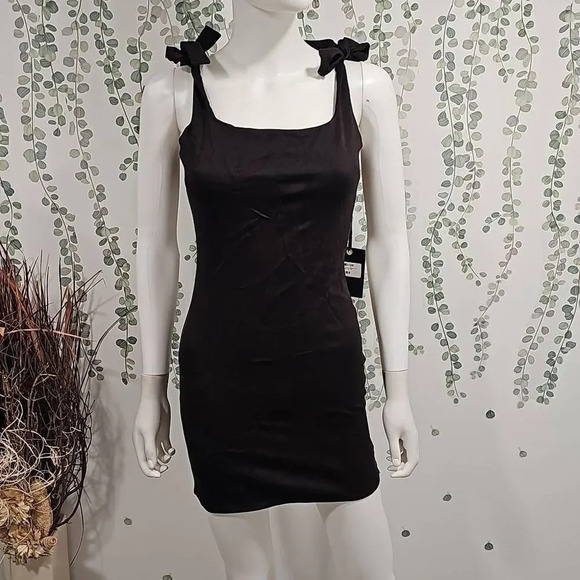 4si3nna Rae Mini Bodyson Dress Sz Small - Picture 3 of 9